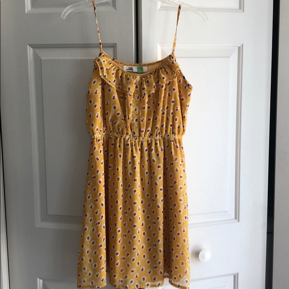 Sweet yellow floral sundress